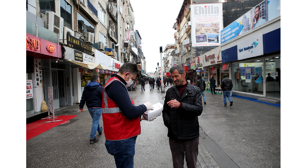 Sakarya Büyükşehir 100 Bin Maskeyi Ücretsiz Dağıtıyor